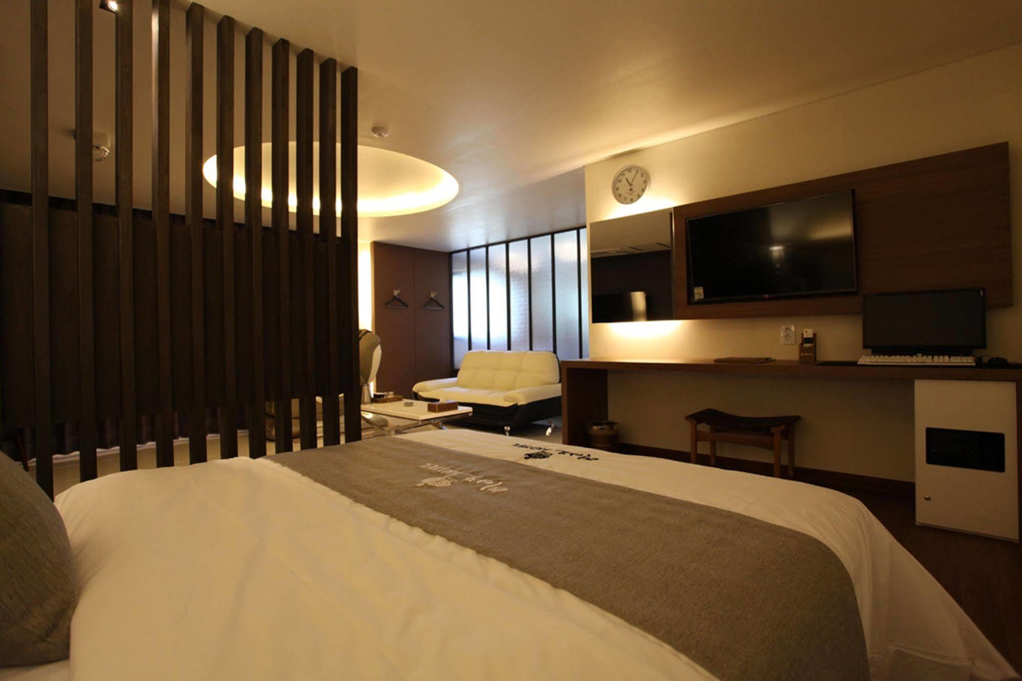 Drive In Hotel Tiamo Pocheon Εξωτερικό φωτογραφία