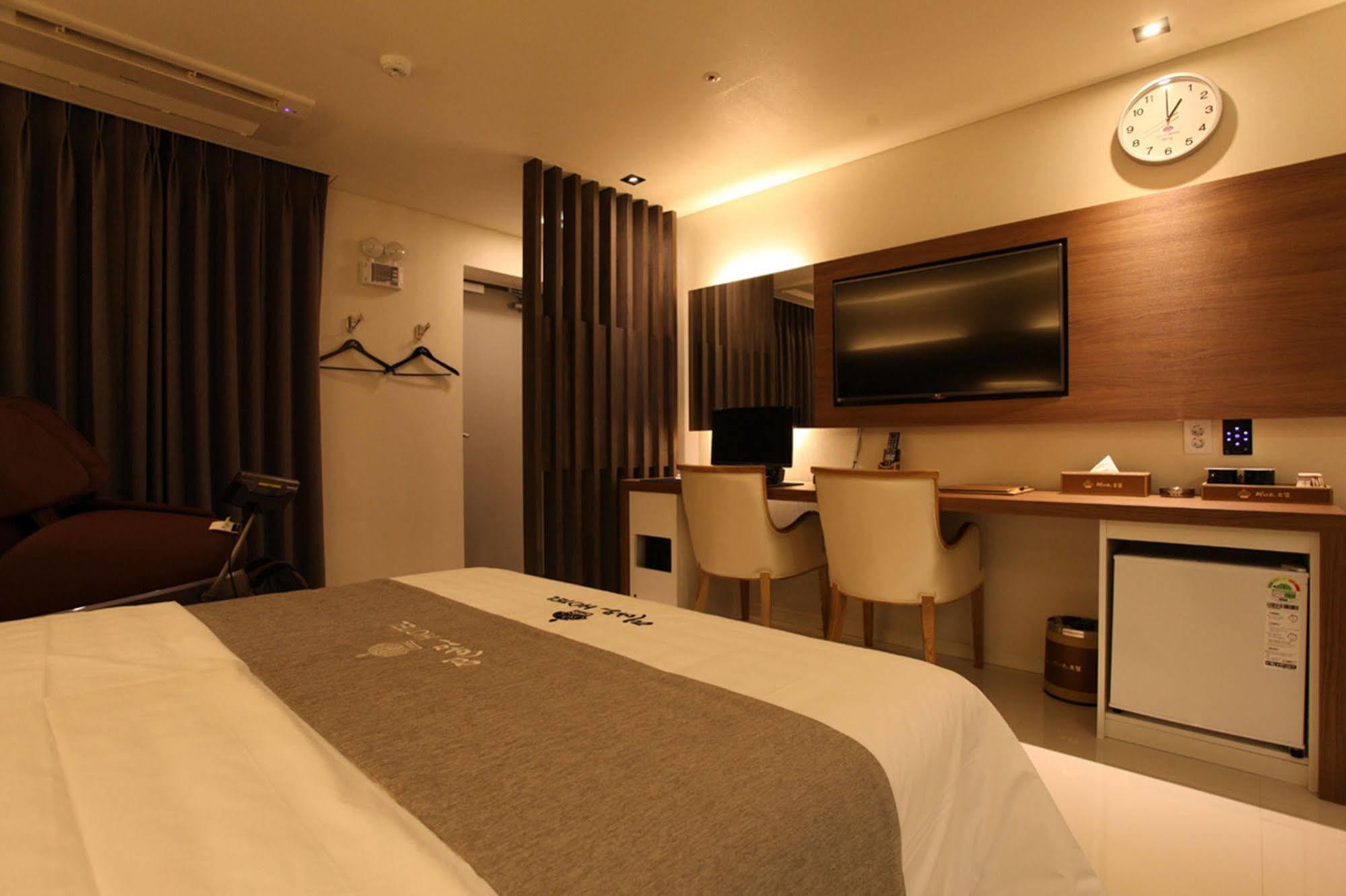 Drive In Hotel Tiamo Pocheon Εξωτερικό φωτογραφία