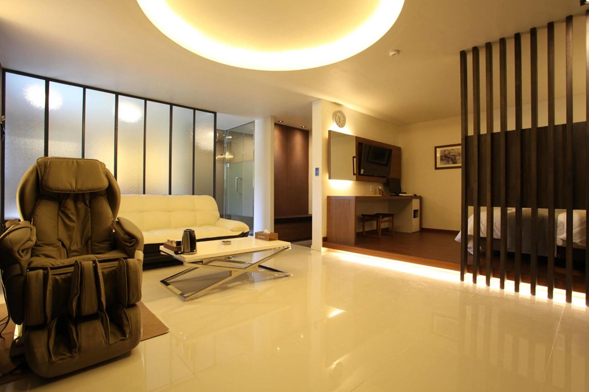 Drive In Hotel Tiamo Pocheon Εξωτερικό φωτογραφία