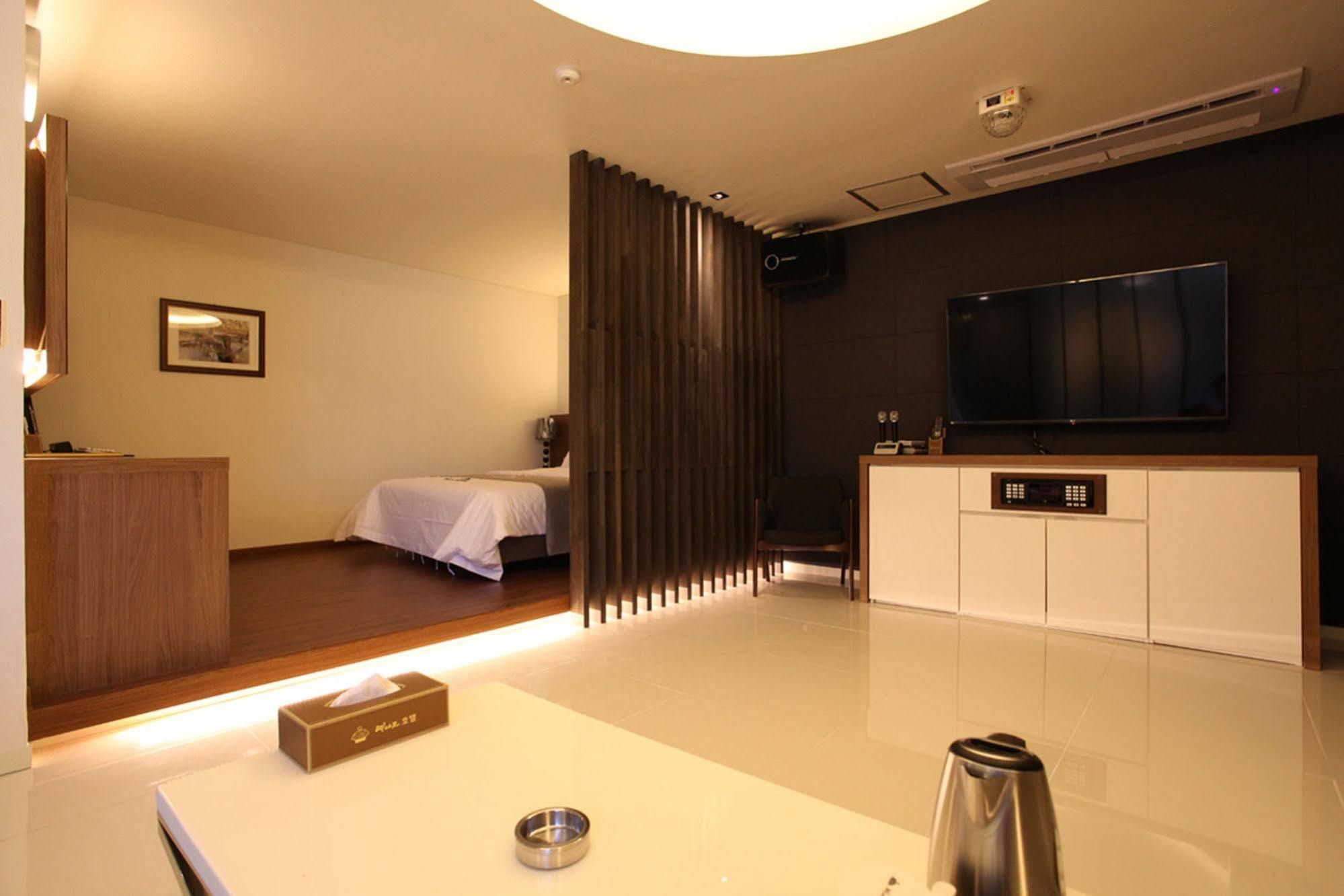 Drive In Hotel Tiamo Pocheon Εξωτερικό φωτογραφία