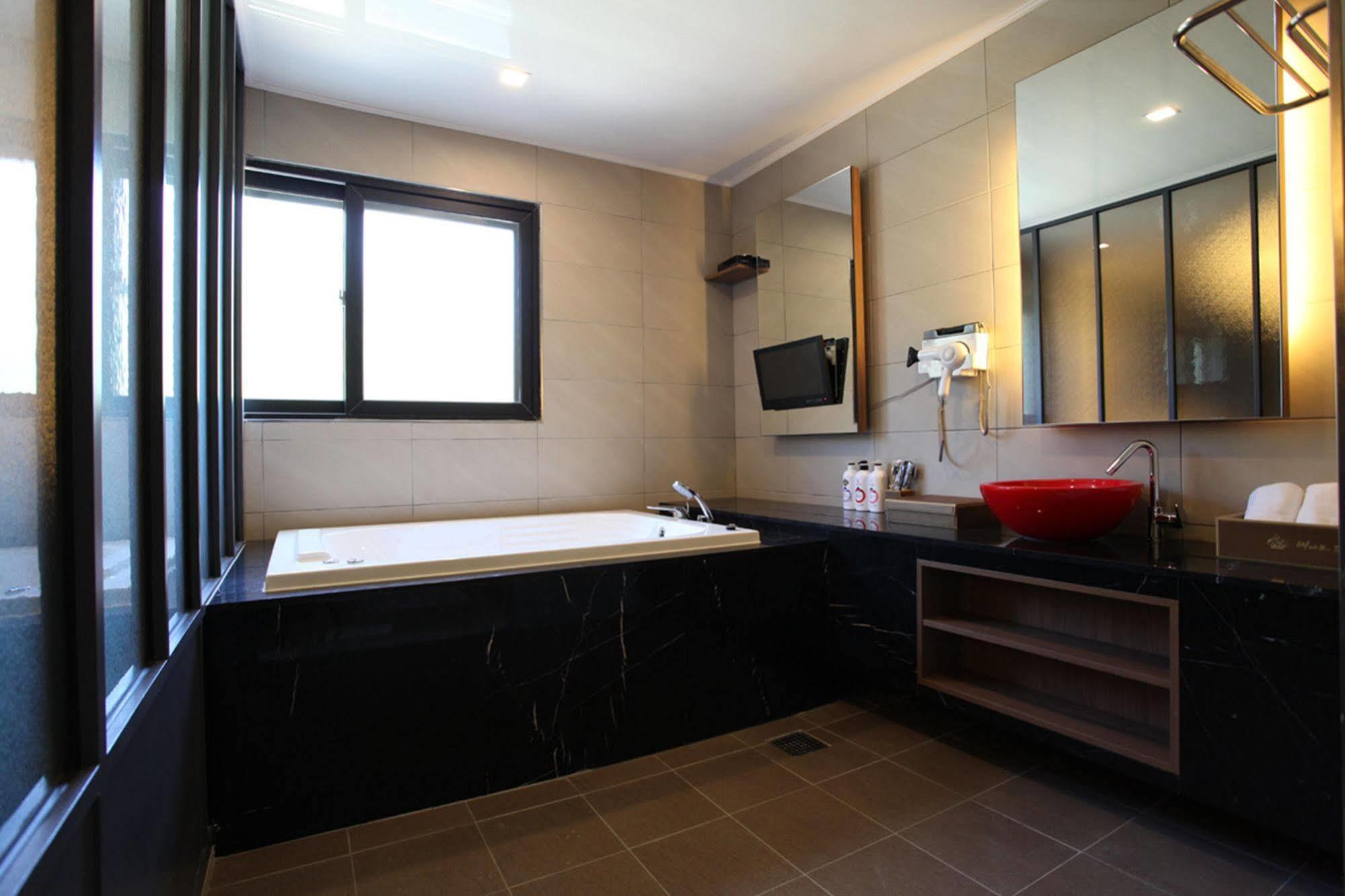 Drive In Hotel Tiamo Pocheon Εξωτερικό φωτογραφία
