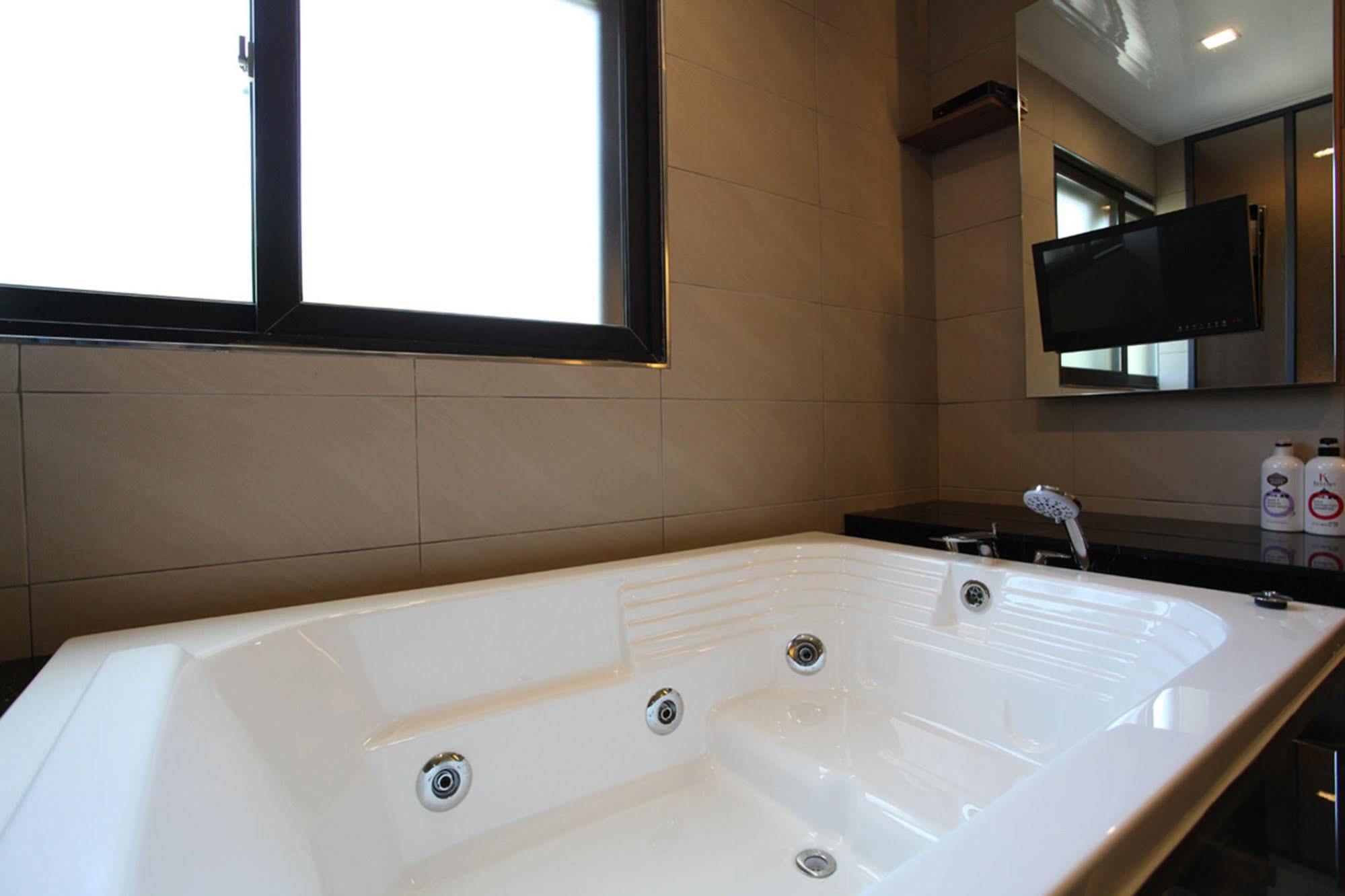 Drive In Hotel Tiamo Pocheon Εξωτερικό φωτογραφία